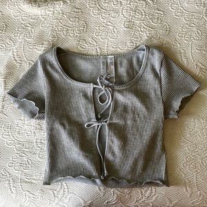 Cute grey crop with tie front